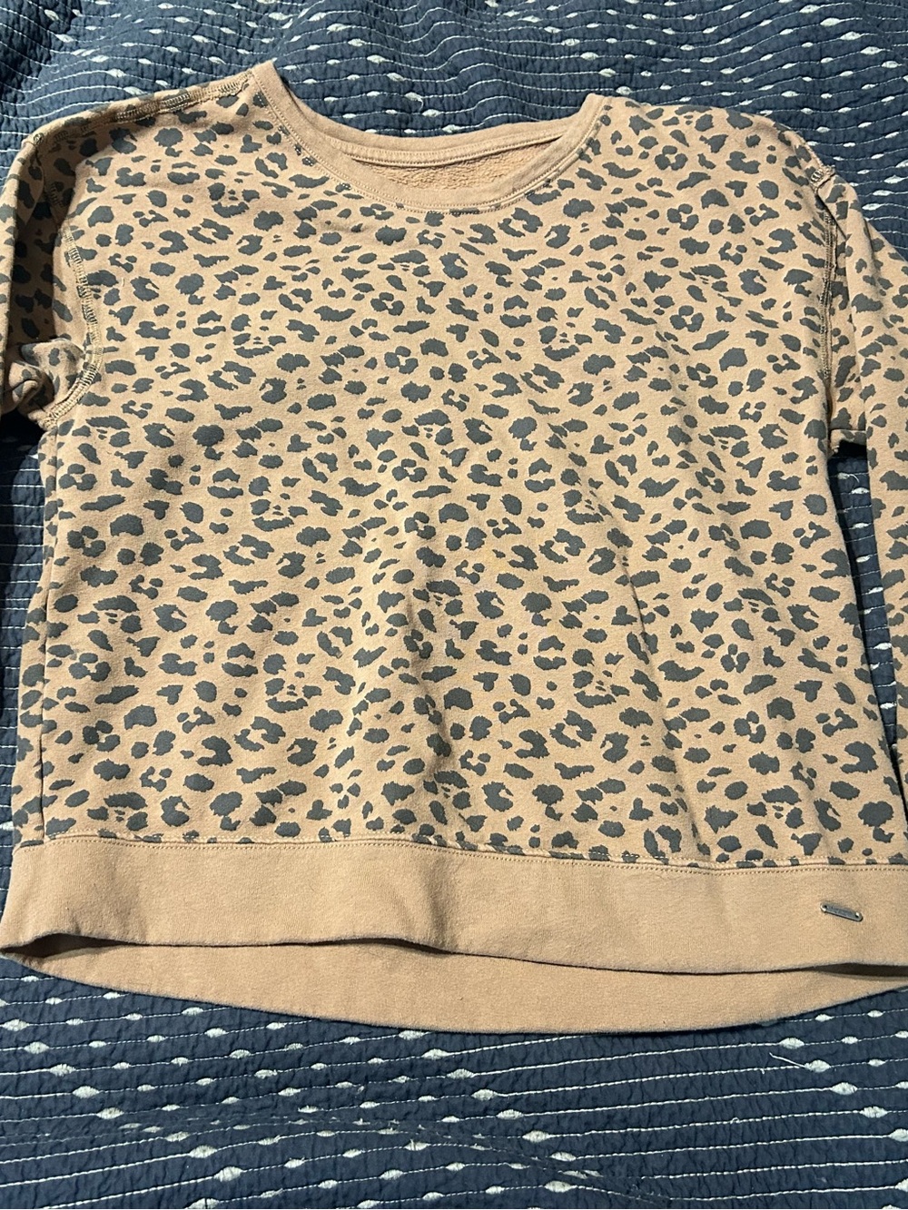 Abercrombie and Fitch Women’s Tan Leopard Print Long-Sleeve Crew neck sweatshirt